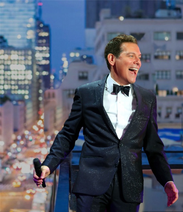 Photo of singer Michael Feinstein